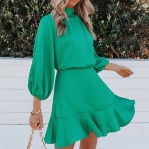 $89 VICI Call Me Angel Satin Green Mini
Dress Small